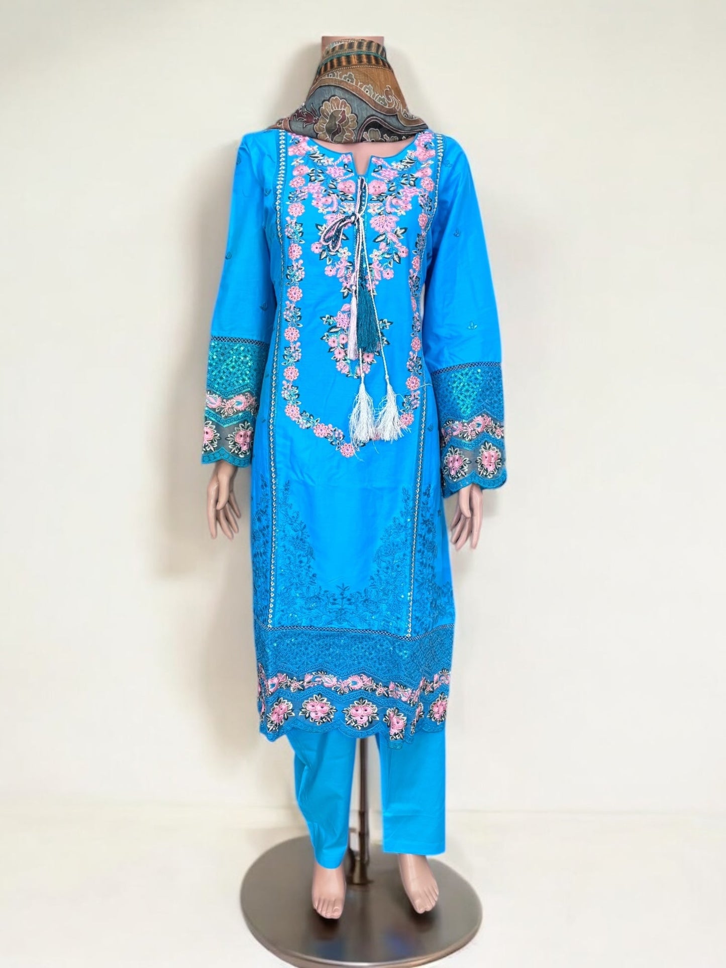 TRADITIONAL PAKISTANI SALWAR KAMEEZ – ETHNIC WEAR FOR WOMEN-280