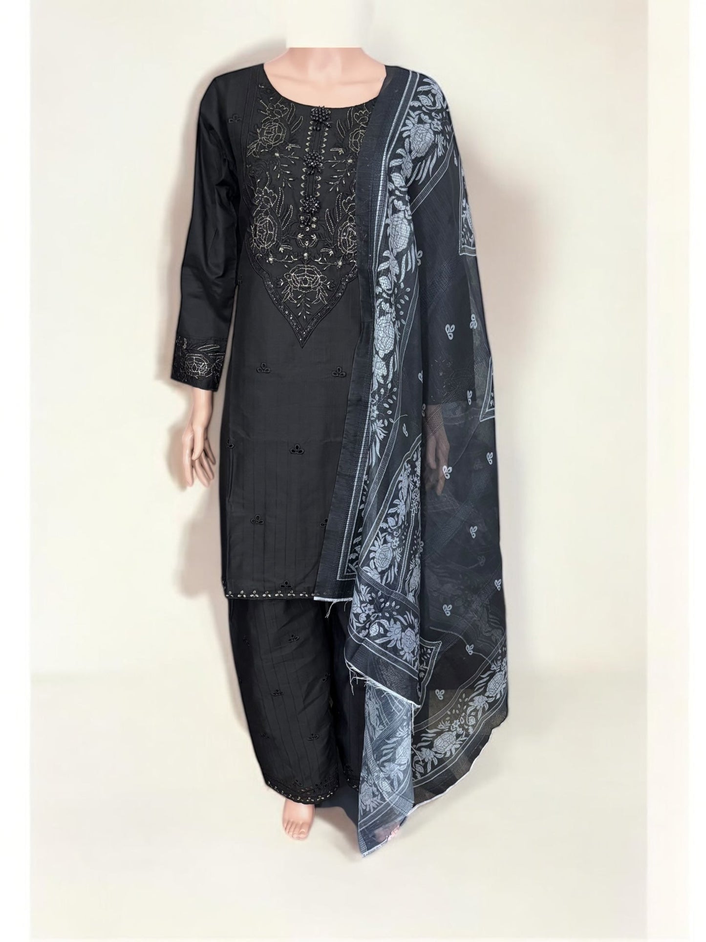 TRADITIONAL PAKISTANI SALWAR KAMEEZ – ETHNIC WEAR FOR WOMEN-281