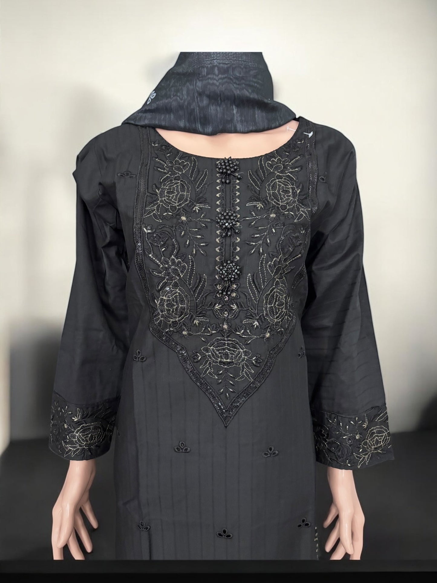 TRADITIONAL PAKISTANI SALWAR KAMEEZ – ETHNIC WEAR FOR WOMEN-281