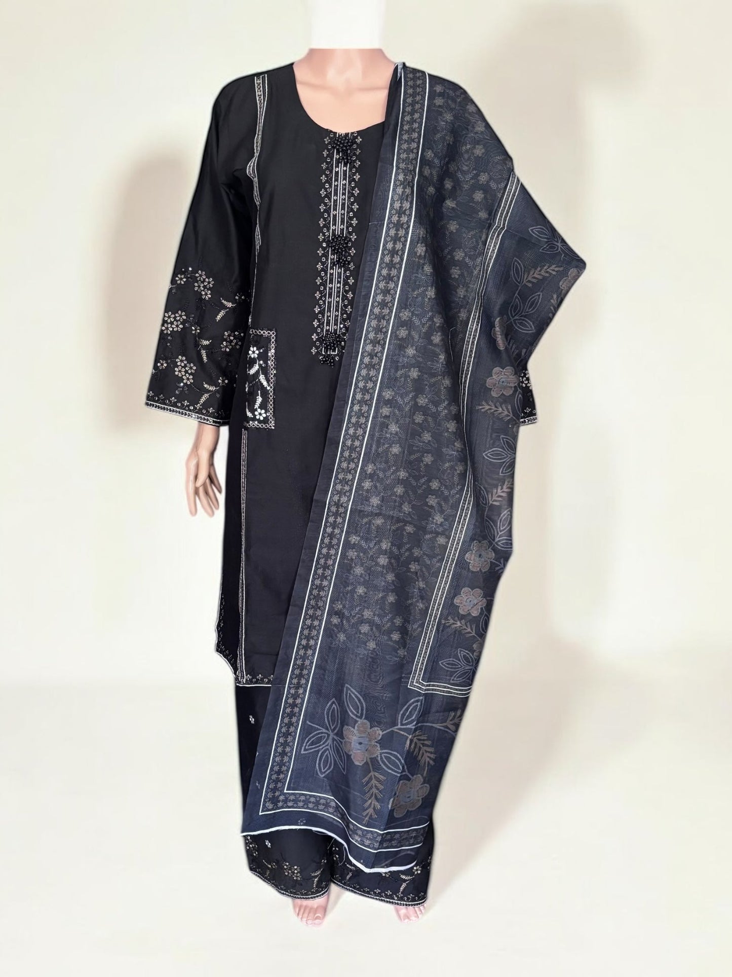 TRADITIONAL PAKISTANI SALWAR KAMEEZ – ETHNIC WEAR FOR WOMEN-282