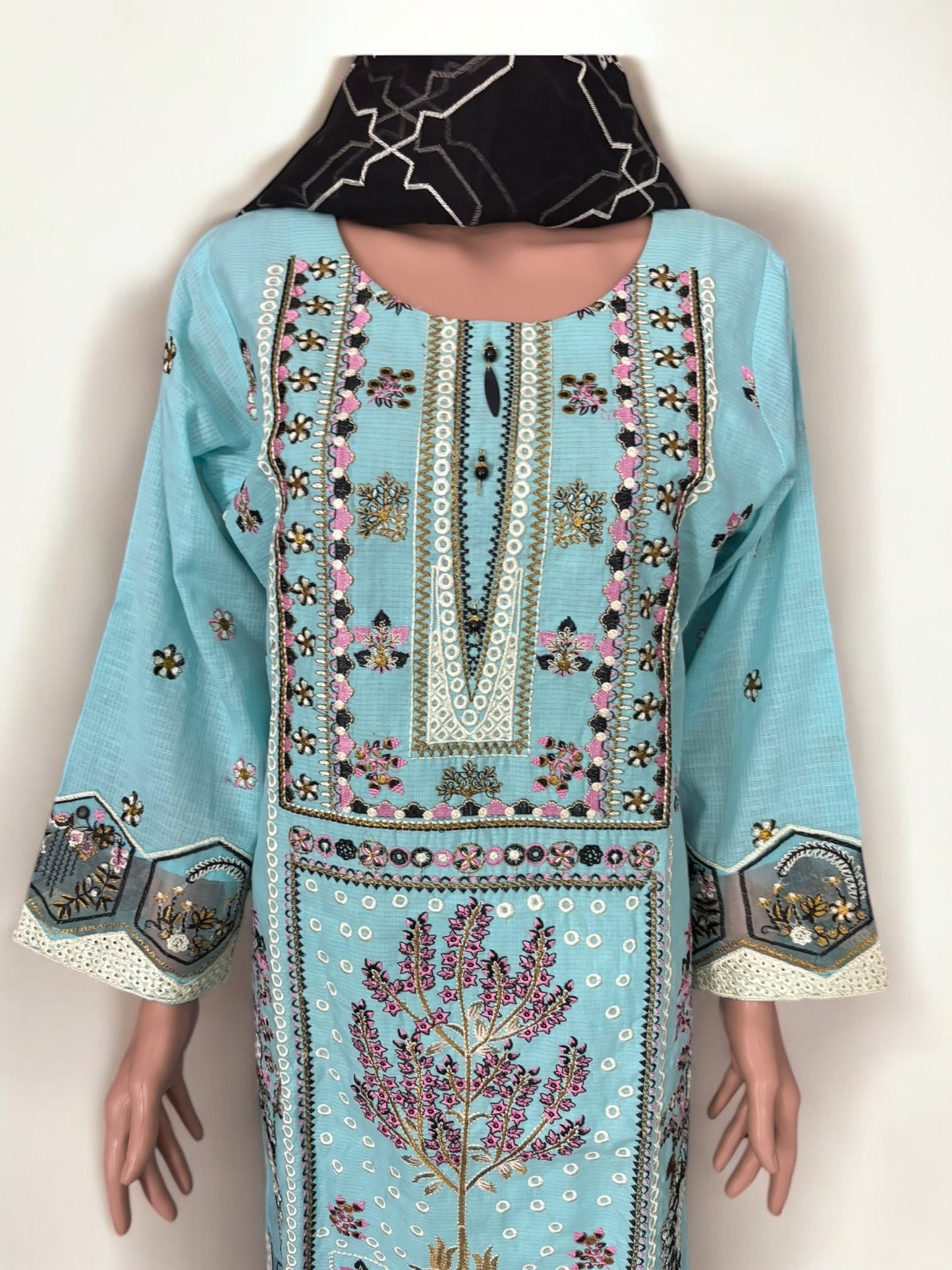 TRADITIONAL PAKISTANI SALWAR KAMEEZ – ETHNIC WEAR FOR WOMEN-283