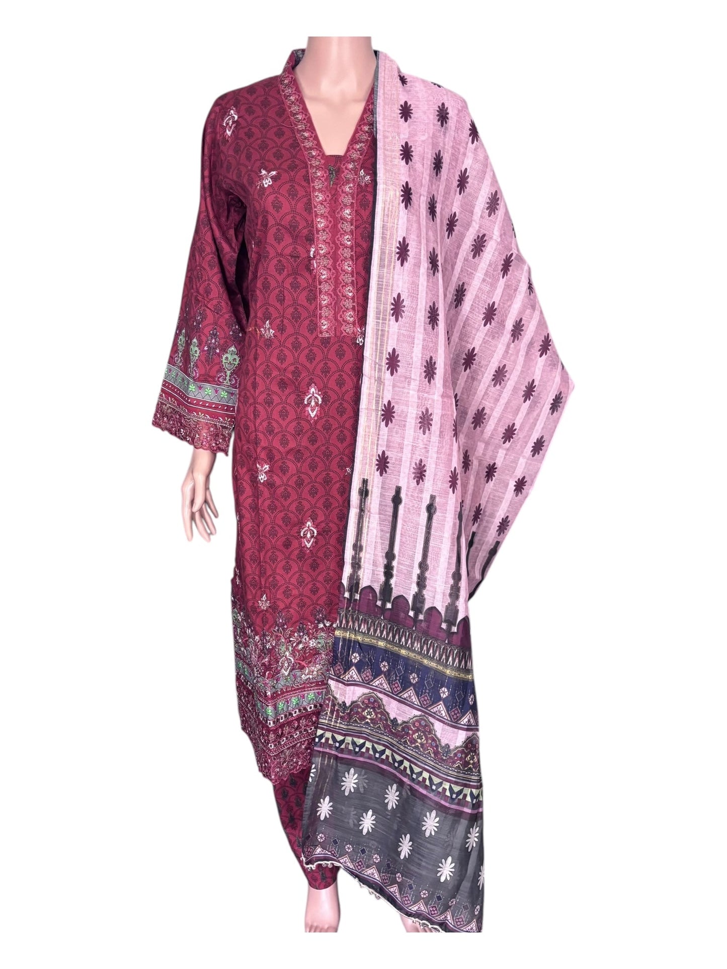 TRADITIONAL PAKISTANI SALWAR KAMEEZ – ETHNIC WEAR FOR WOMEN-285