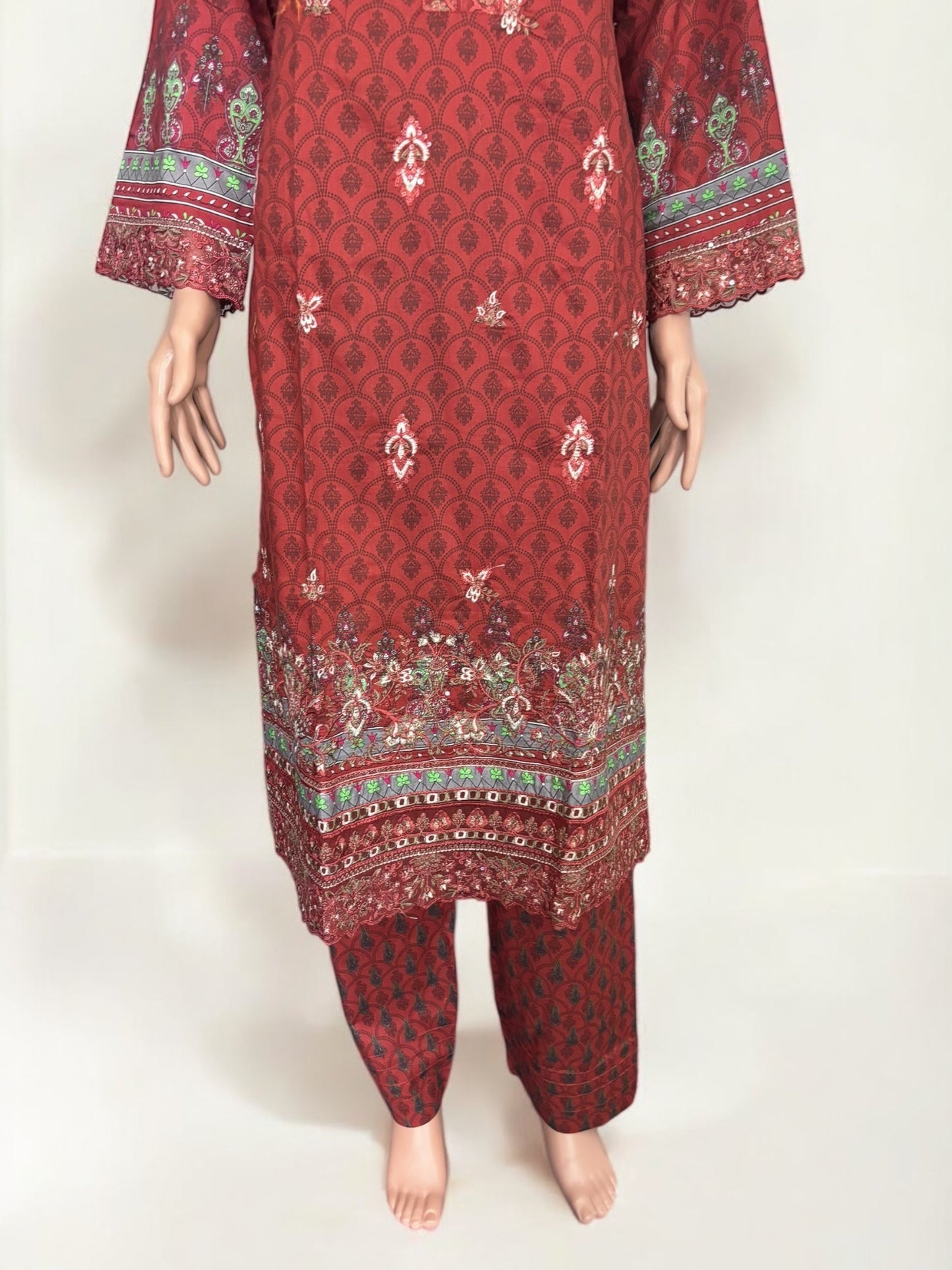 TRADITIONAL PAKISTANI SALWAR KAMEEZ – ETHNIC WEAR FOR WOMEN-285