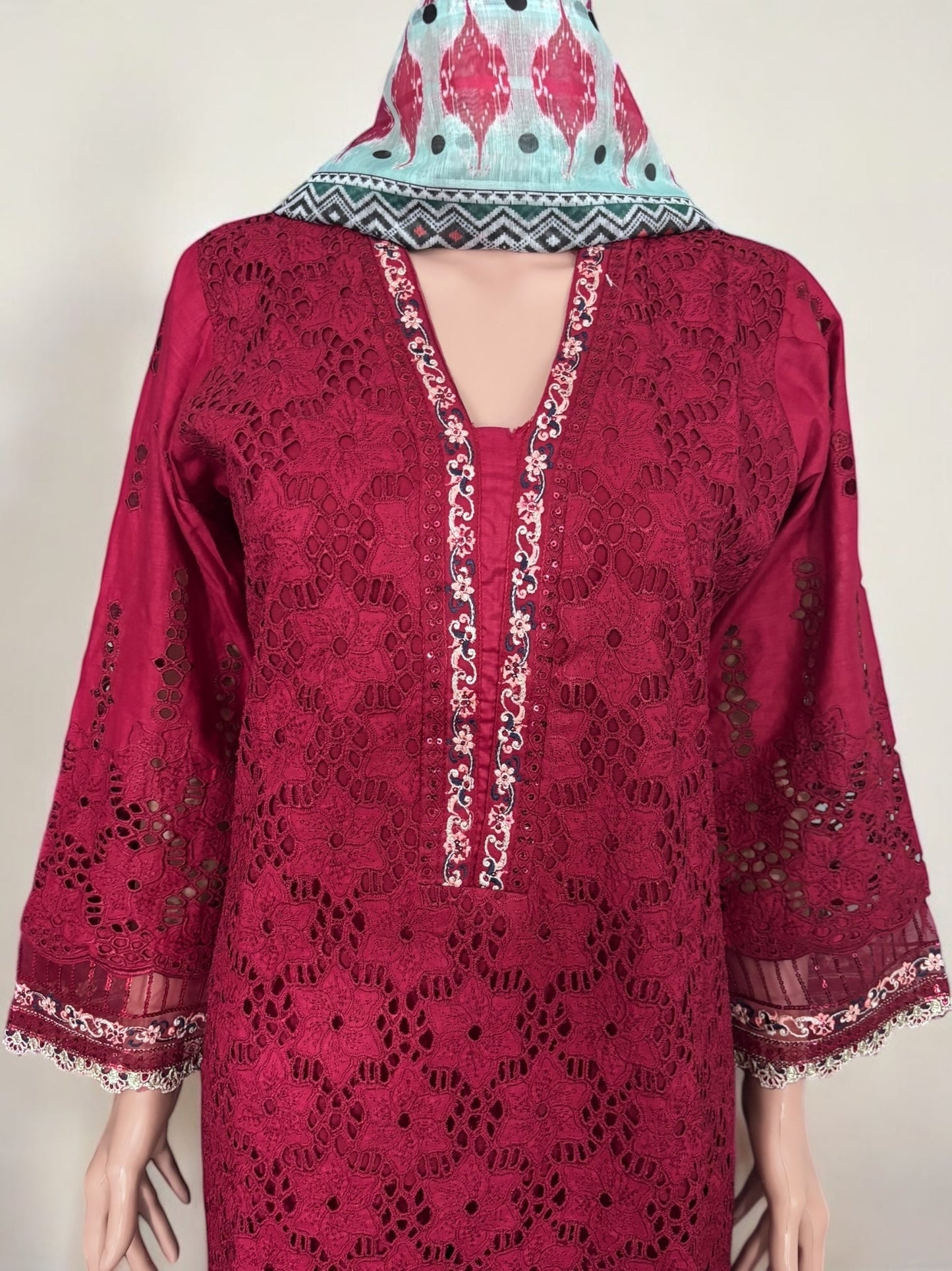 TRADITIONAL PAKISTANI SALWAR KAMEEZ – ETHNIC WEAR FOR WOMEN-287