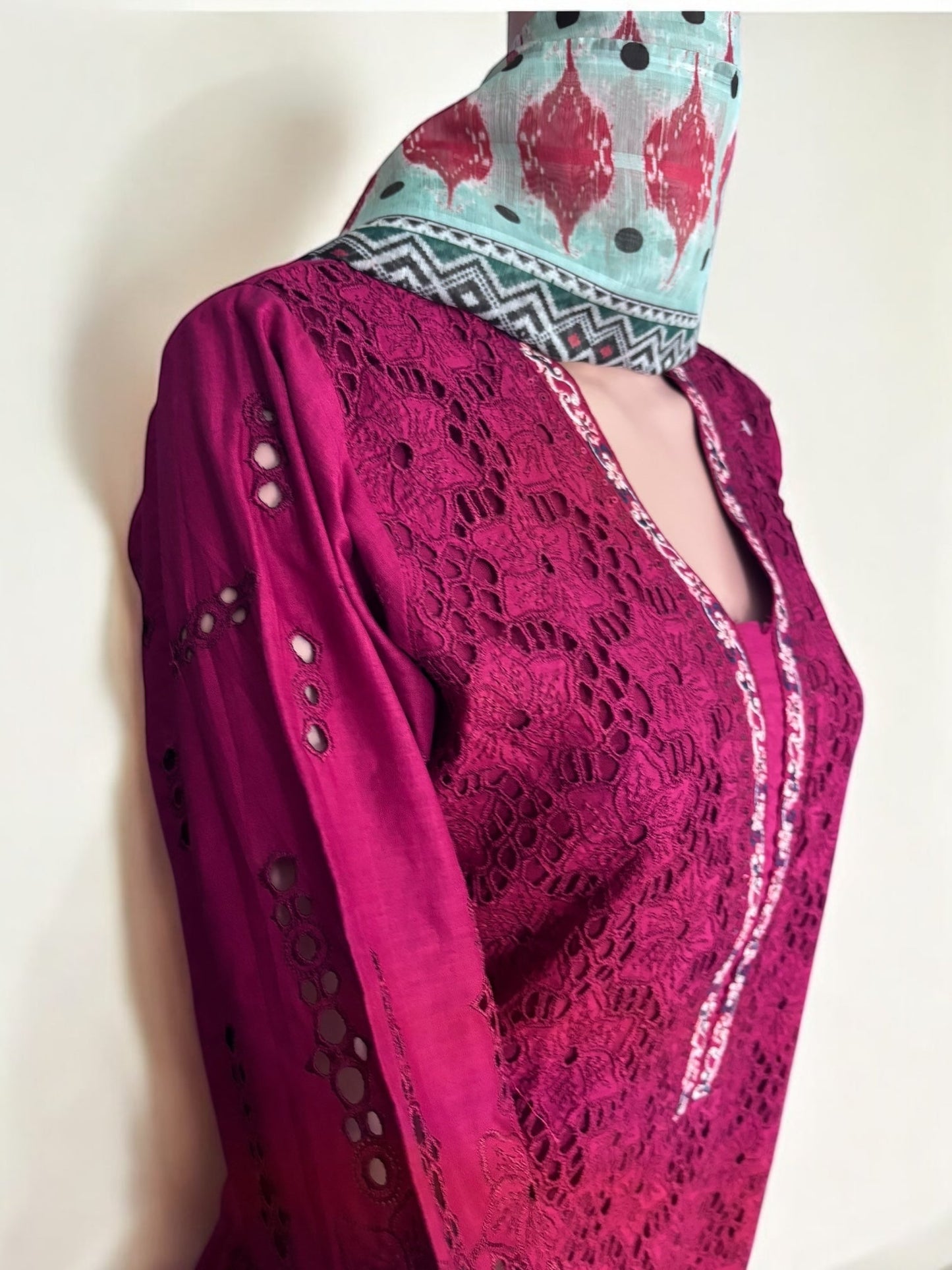 TRADITIONAL PAKISTANI SALWAR KAMEEZ – ETHNIC WEAR FOR WOMEN-287