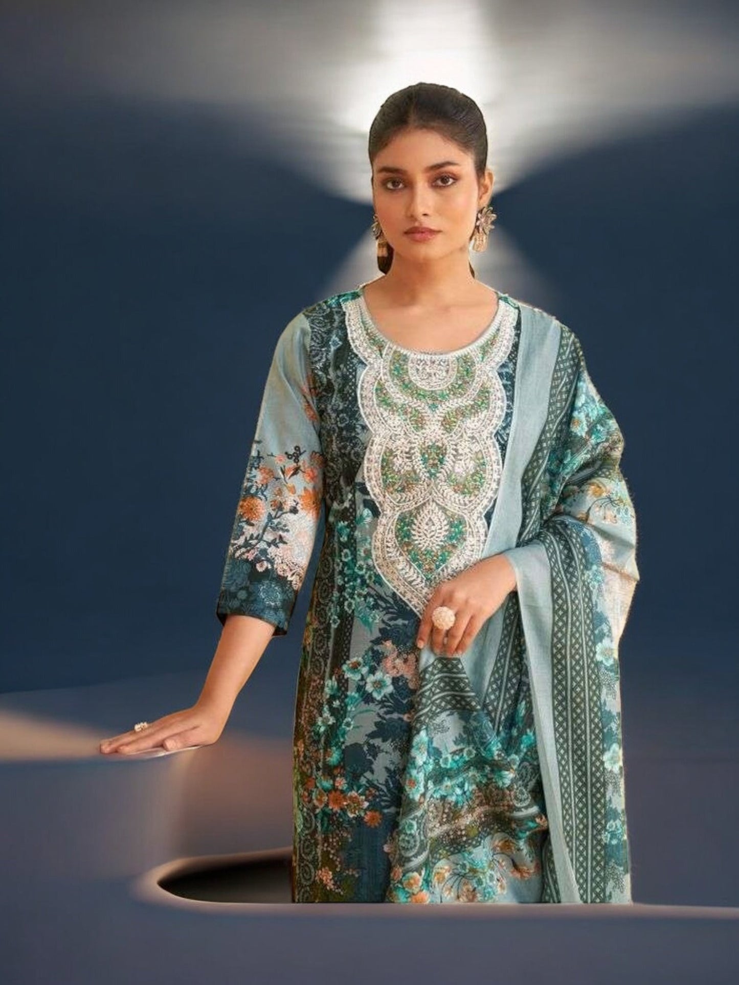 TRADITIONAL SALWAR KAMEEZ SET – ETHNIC WEAR FOR WOMEN- JU01