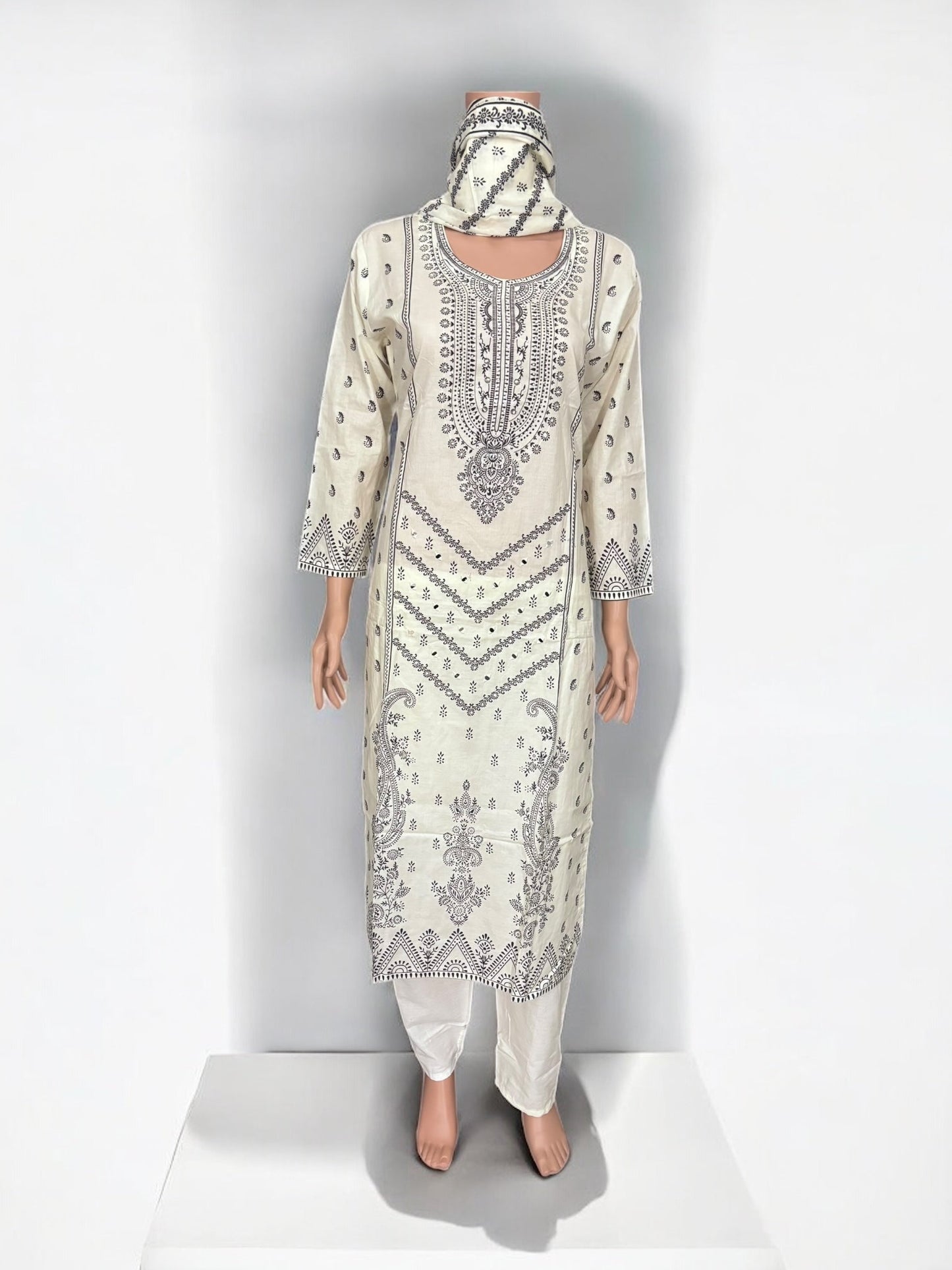 TRADITIONAL SALWAR KAMEEZ SET – ETHNIC WEAR FOR WOMEN- JU05