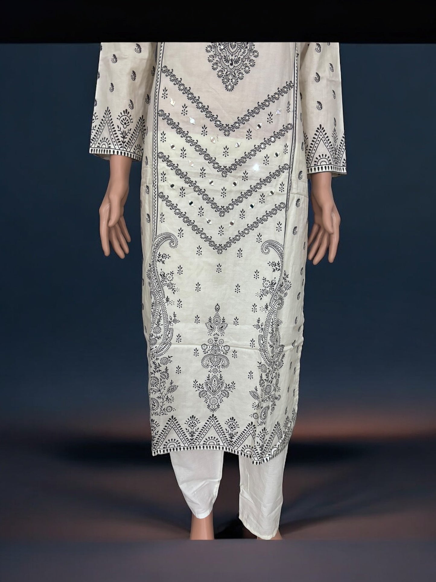 TRADITIONAL SALWAR KAMEEZ SET – ETHNIC WEAR FOR WOMEN- JU05