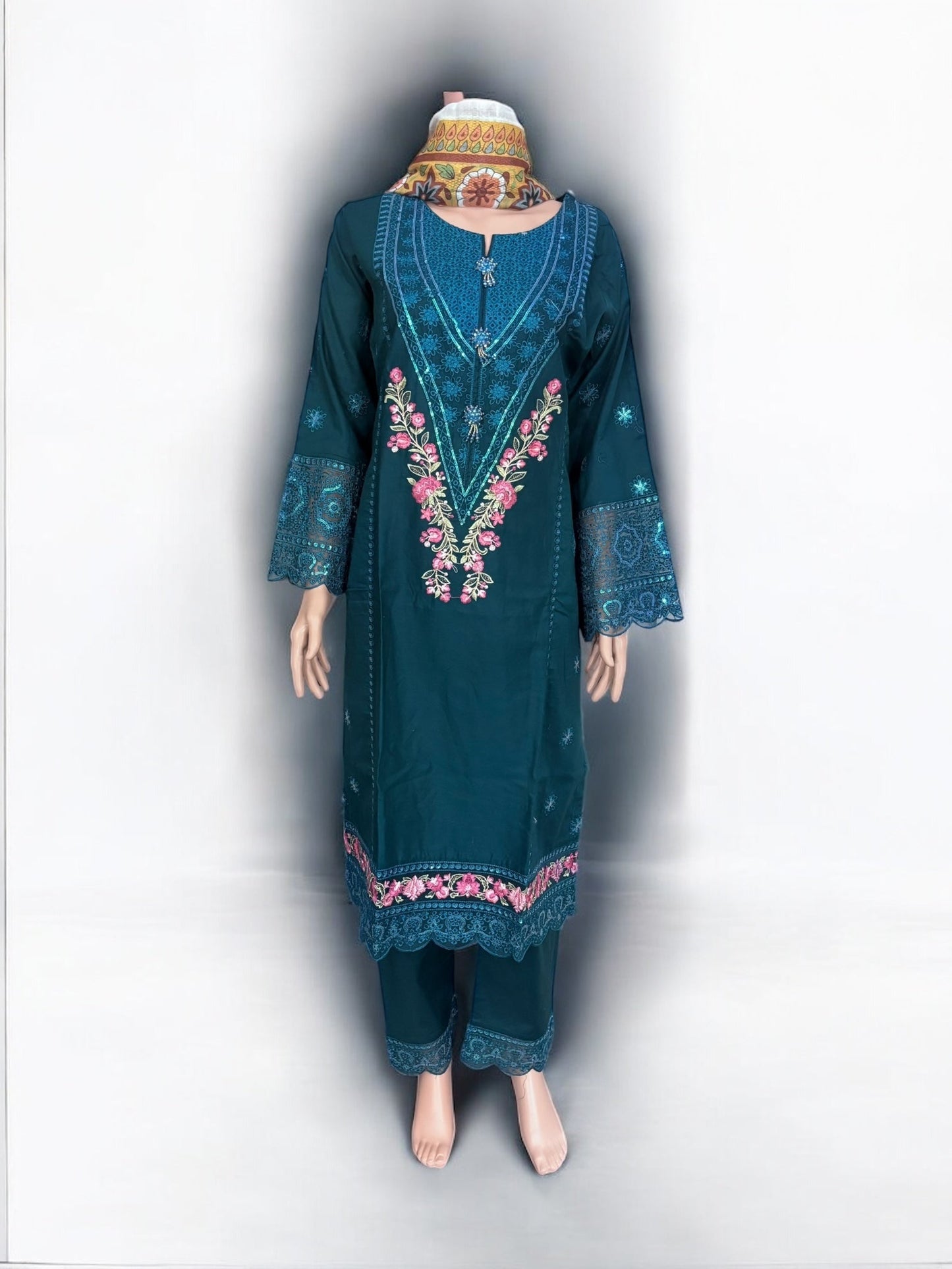 TRADITIONAL SALWAR KAMEEZ SET – ETHNIC WEAR FOR WOMEN- JU40
