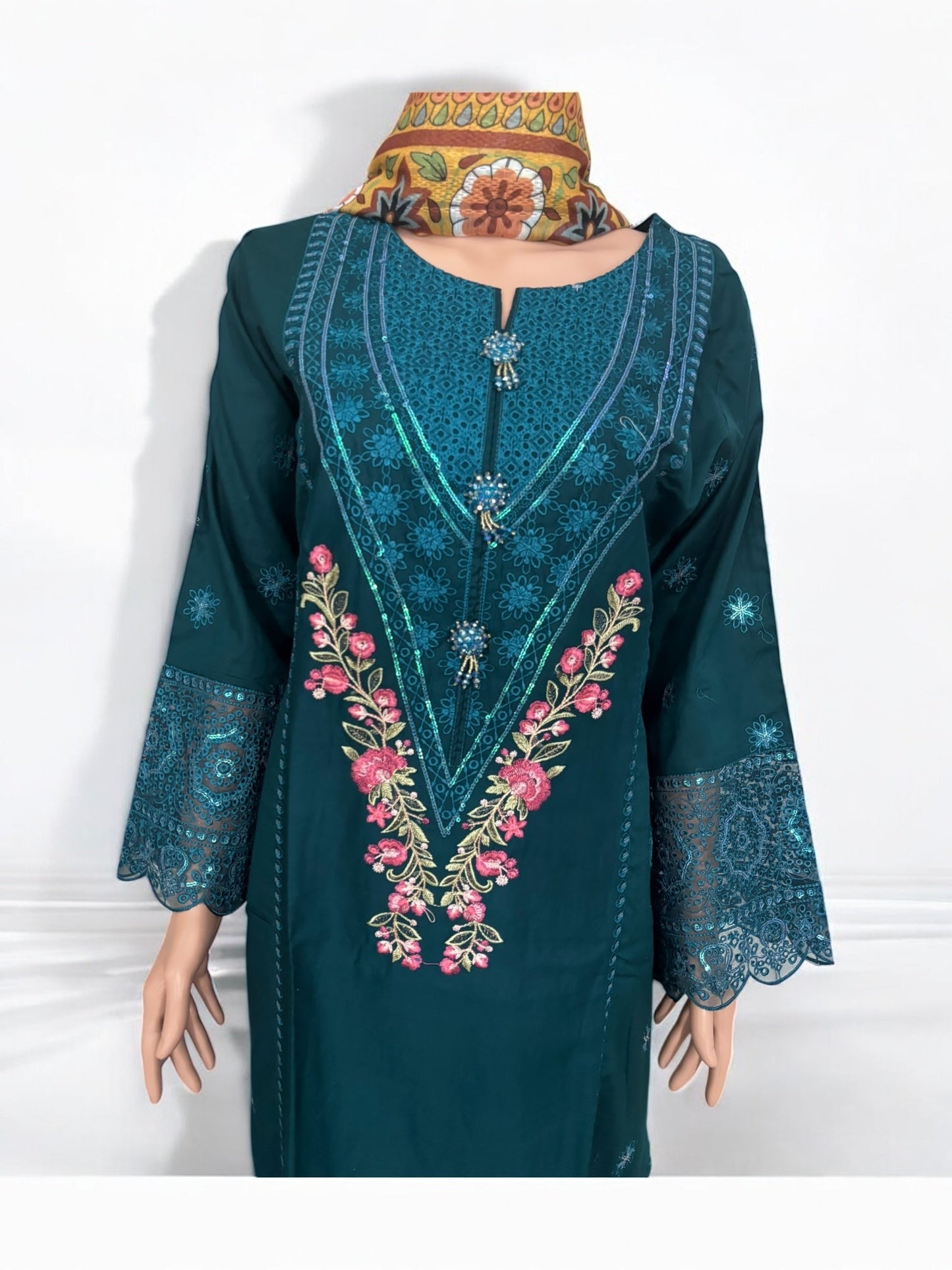 TRADITIONAL SALWAR KAMEEZ SET – ETHNIC WEAR FOR WOMEN- JU40
