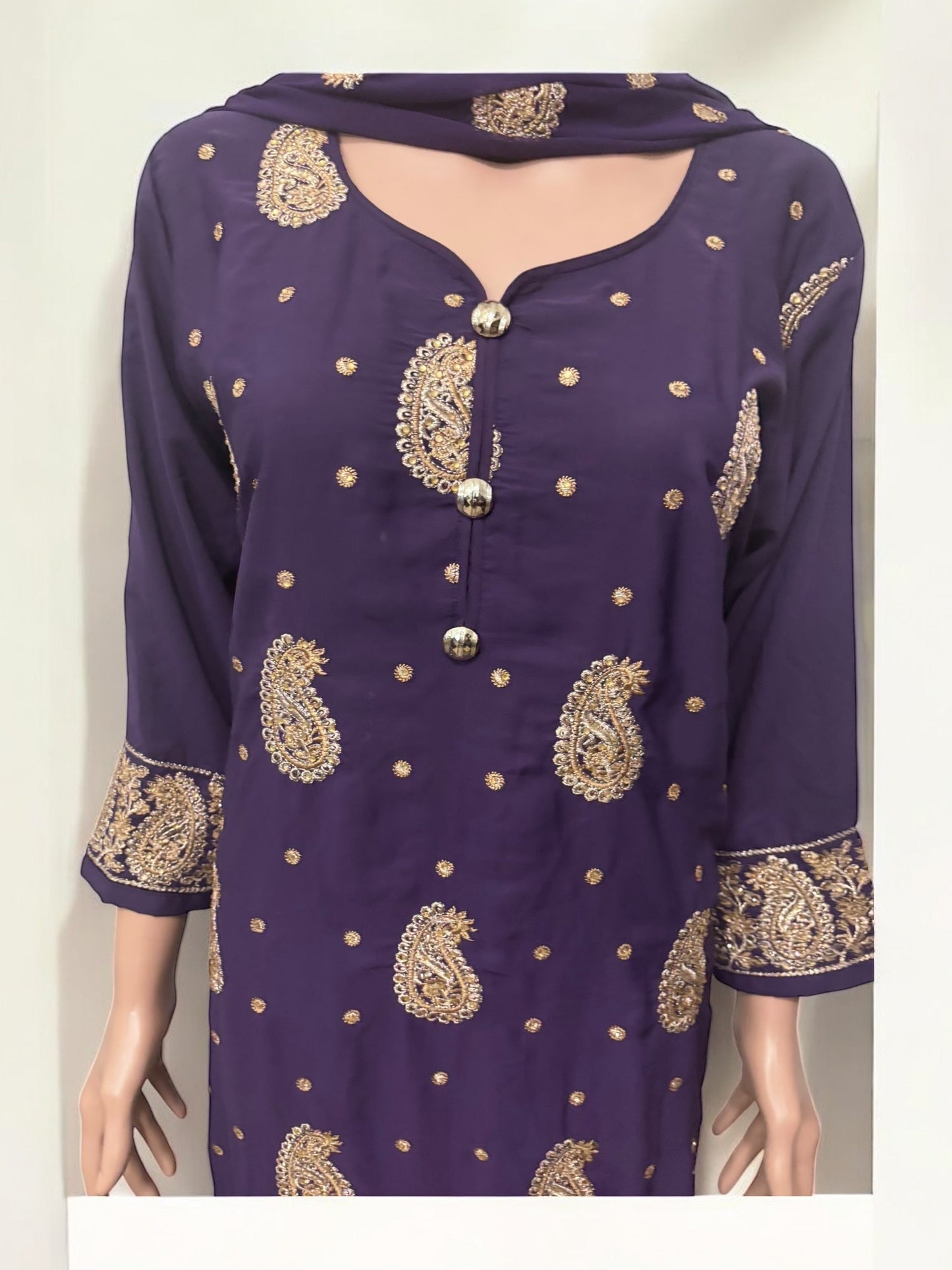 TRADITIONAL SALWAR KAMEEZ SET – ETHNIC WEAR FOR WOMEN- S01