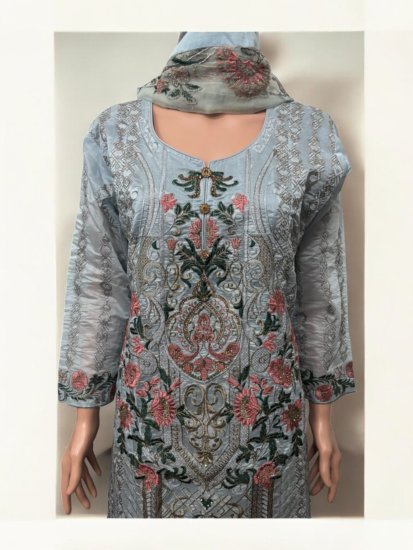 TRADITIONAL SALWAR KAMEEZ SET – ETHNIC WEAR FOR WOMEN- S03
