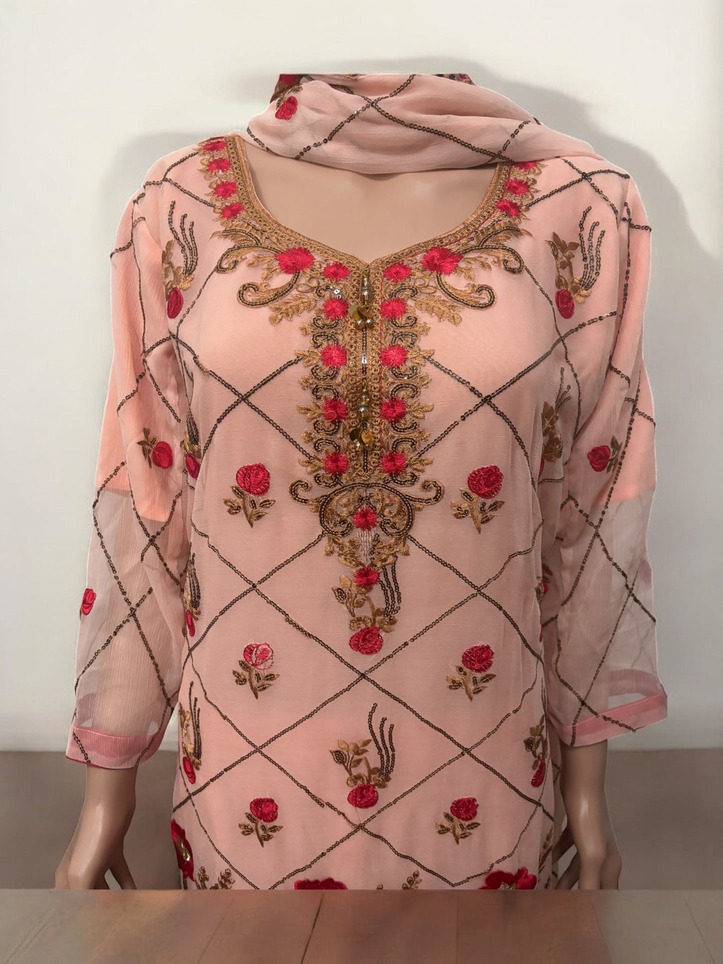 TRADITIONAL SALWAR KAMEEZ SET – ETHNIC WEAR FOR WOMEN- S04