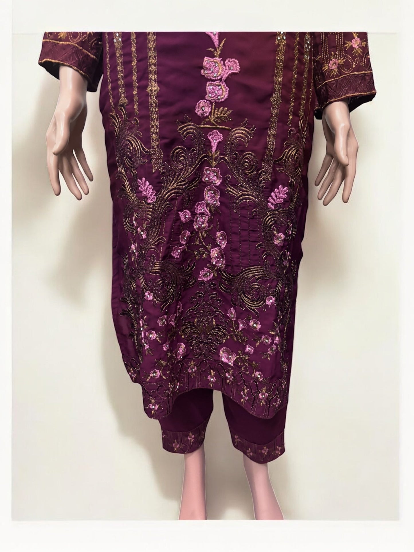 TRADITIONAL SALWAR KAMEEZ SET – ETHNIC WEAR FOR WOMEN- S05