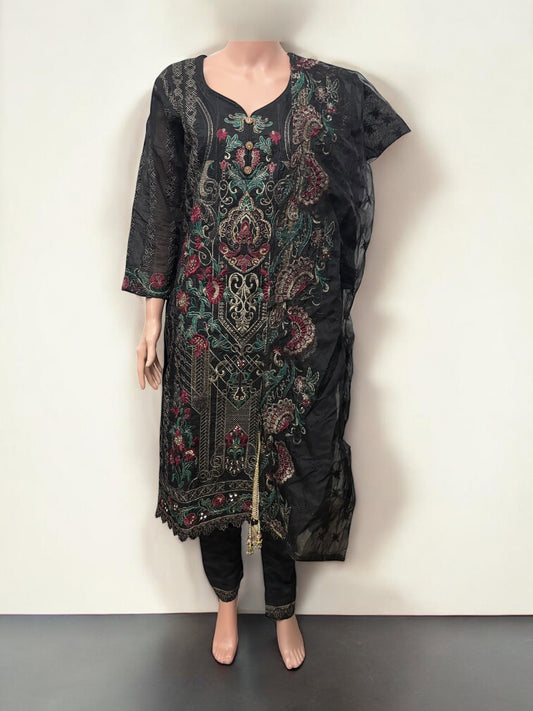 TRADITIONAL SALWAR KAMEEZ SET – ETHNIC WEAR FOR WOMEN- S07