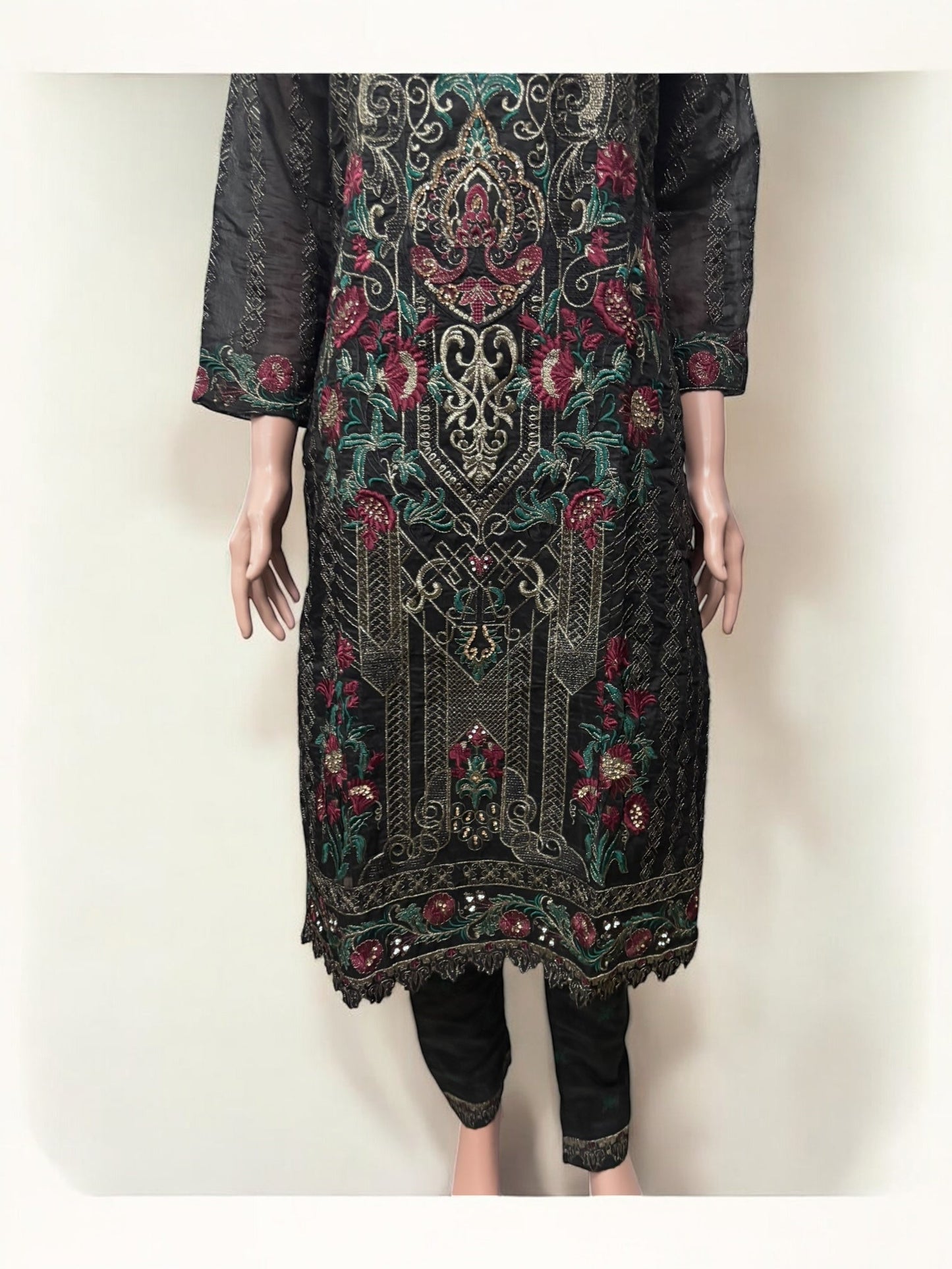 TRADITIONAL SALWAR KAMEEZ SET – ETHNIC WEAR FOR WOMEN- S07