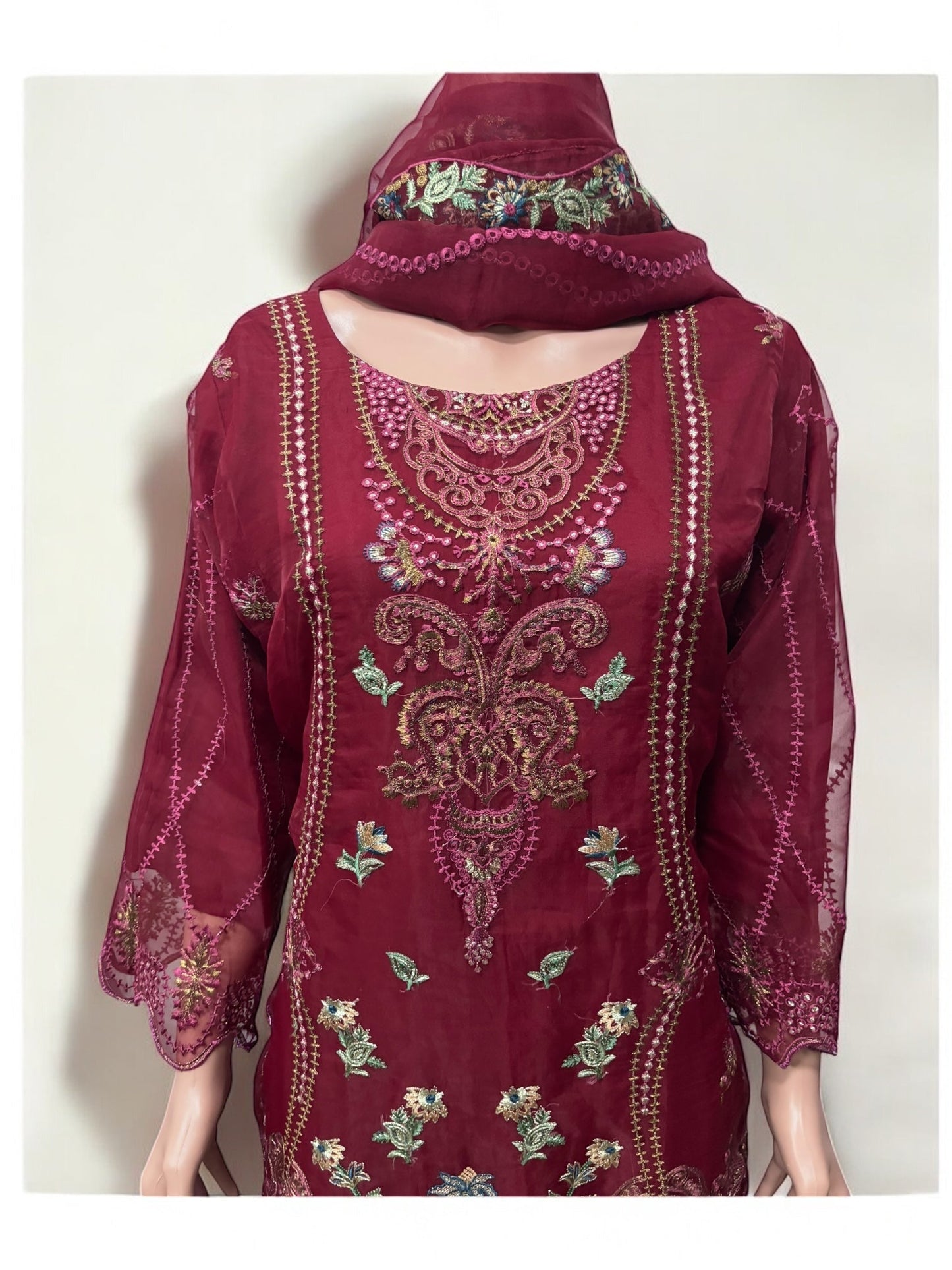 TRADITIONAL SALWAR KAMEEZ SET – ETHNIC WEAR FOR WOMEN- S08