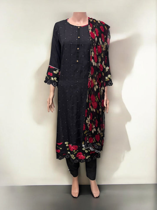 TRADITIONAL SALWAR KAMEEZ SET – ETHNIC WEAR FOR WOMEN- S09