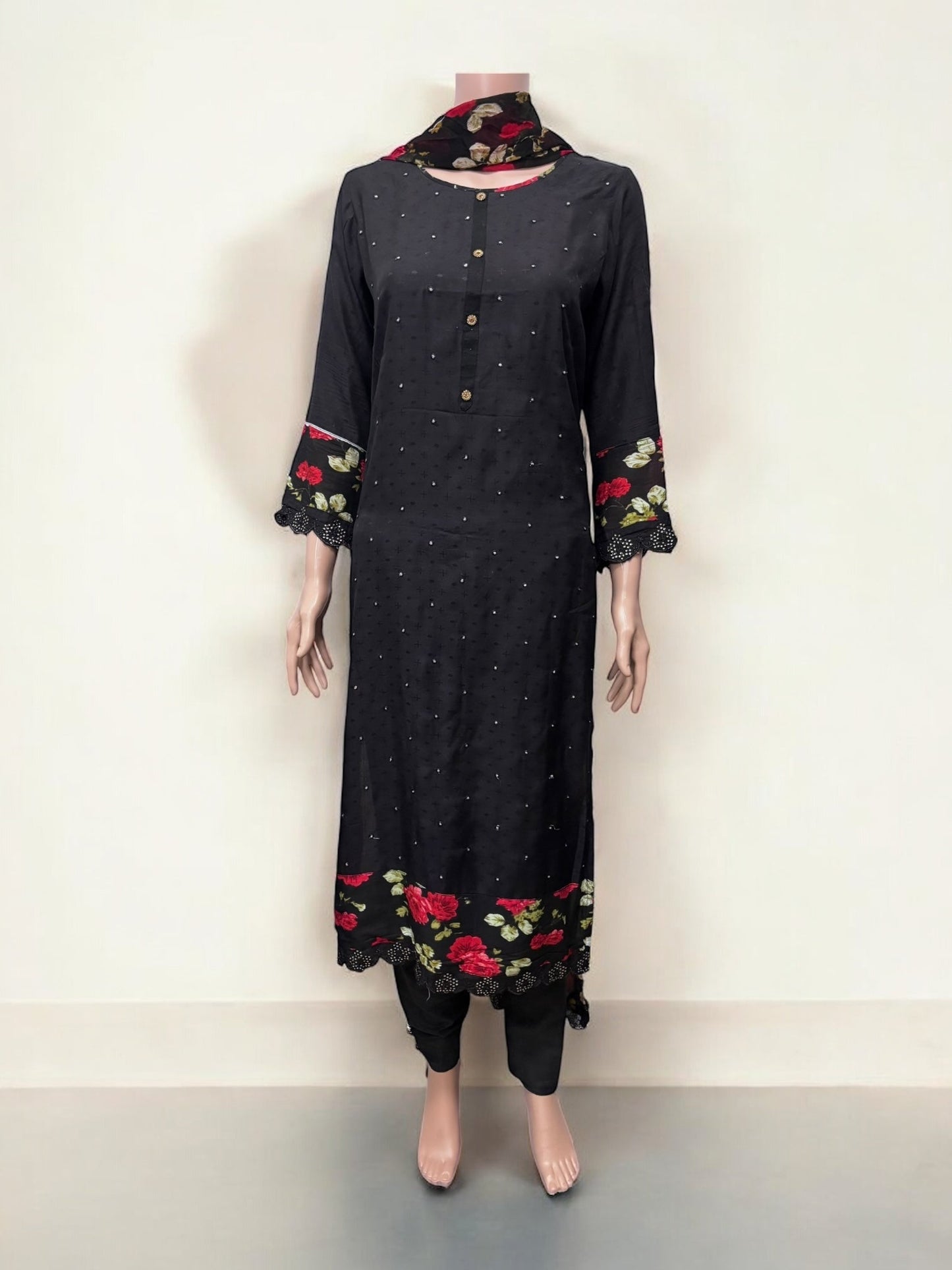 TRADITIONAL SALWAR KAMEEZ SET – ETHNIC WEAR FOR WOMEN- S09