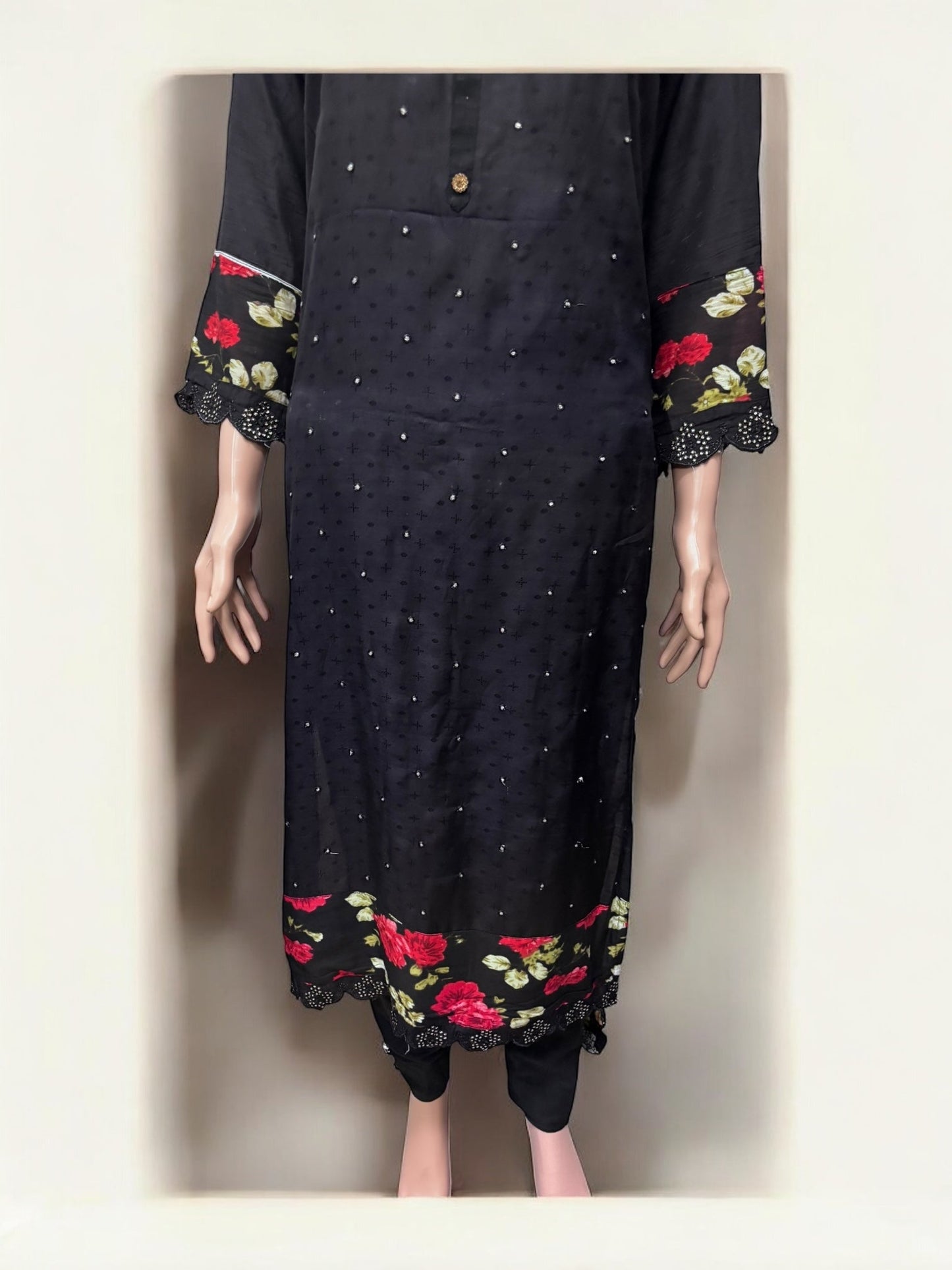 TRADITIONAL SALWAR KAMEEZ SET – ETHNIC WEAR FOR WOMEN- S09
