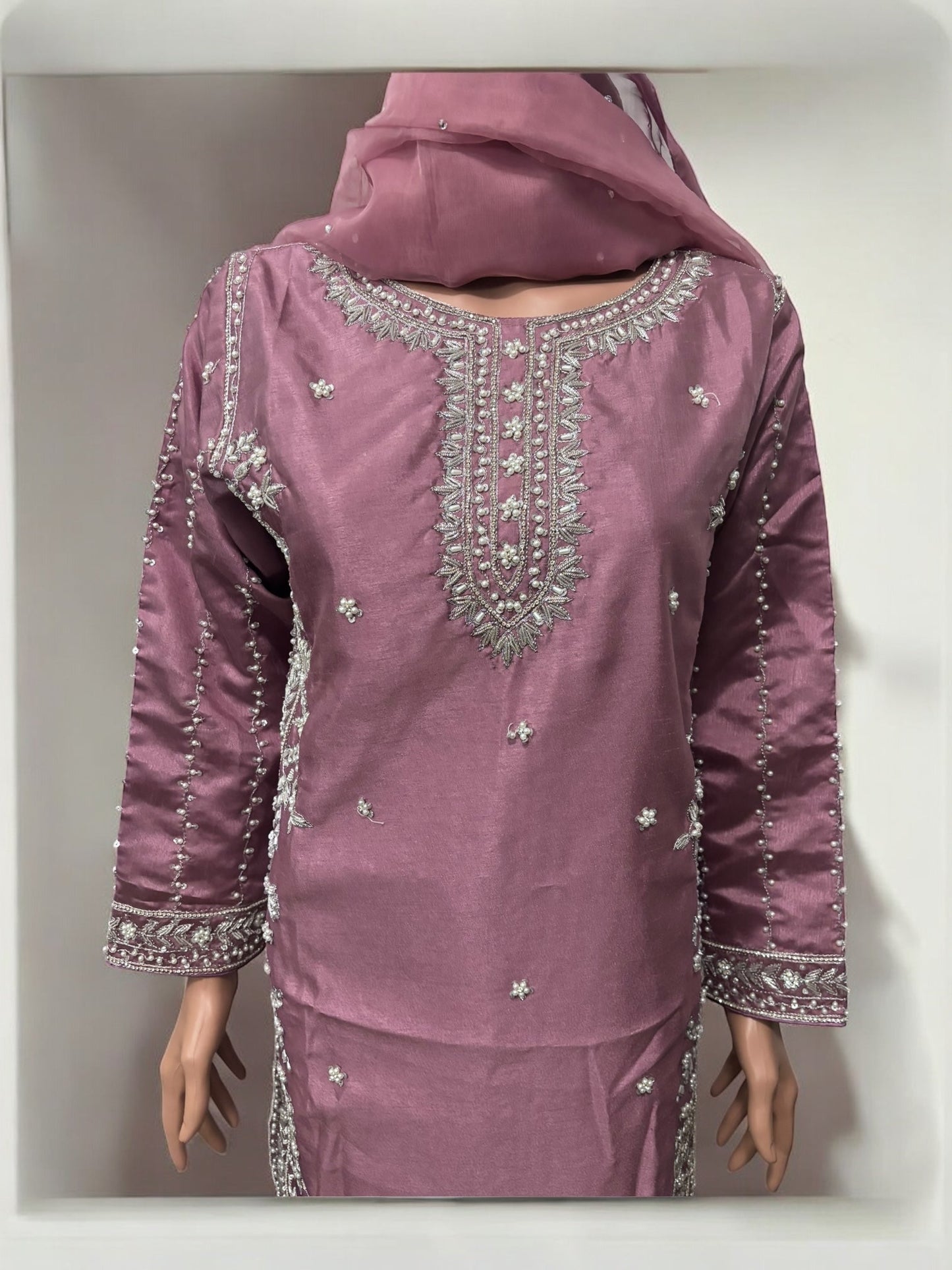 TRADITIONAL SALWAR KAMEEZ SET – ETHNIC WEAR FOR WOMEN- S16