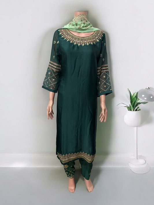 TRADITIONAL SALWAR KAMEEZ SET – ETHNIC WEAR FOR WOMEN- S17