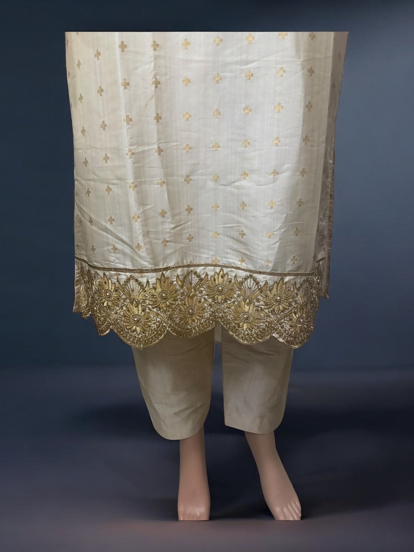 TRADITIONAL SALWAR KAMEEZ SET – ETHNIC WEAR FOR WOMEN- S18