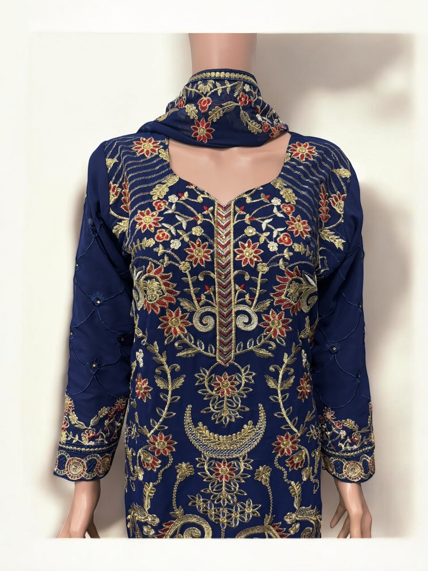 TRADITIONAL SALWAR KAMEEZ SET – ETHNIC WEAR FOR WOMEN- S19
