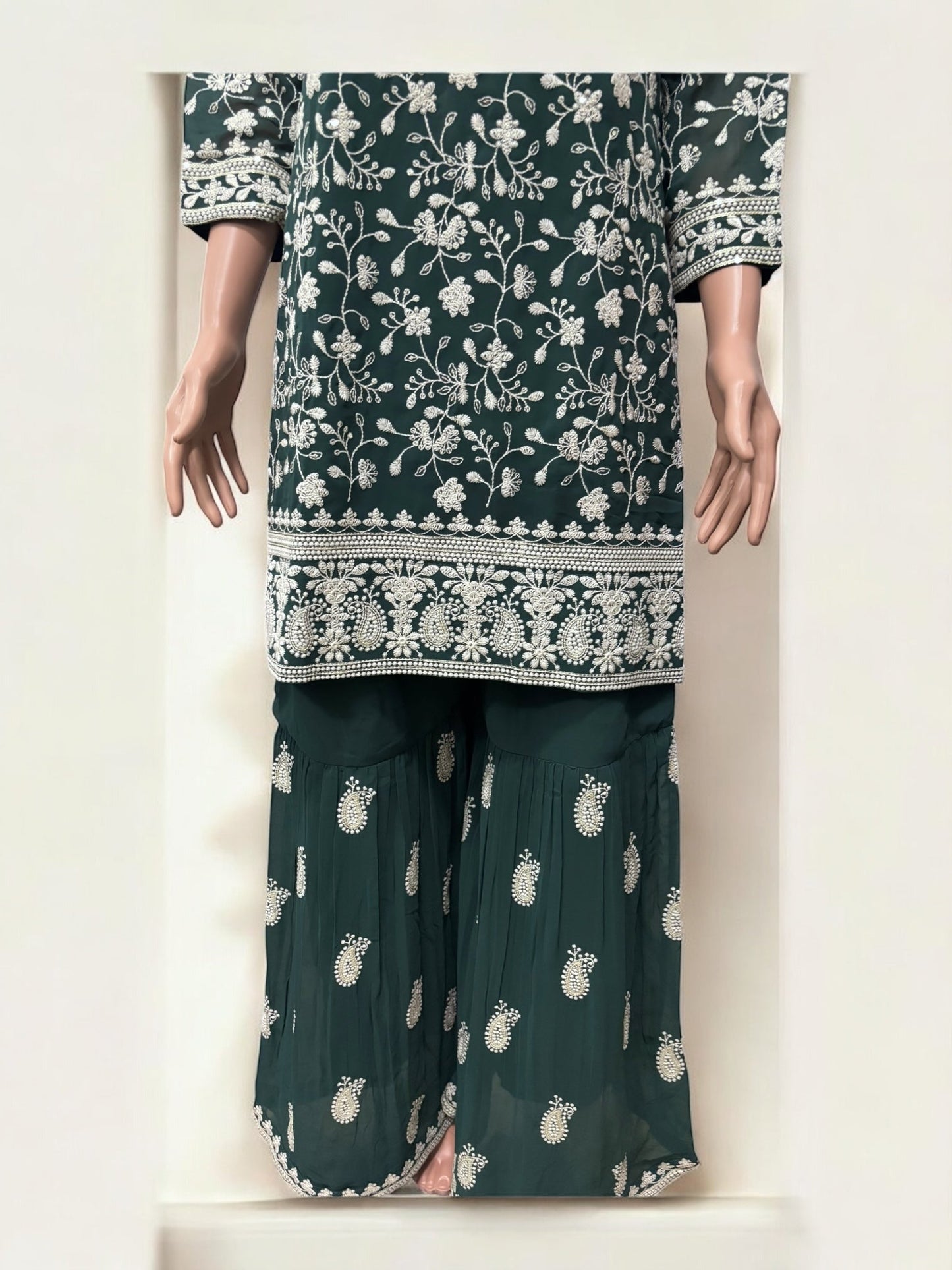 TRADITIONAL SALWAR KAMEEZ SET – ETHNIC WEAR FOR WOMEN- S20