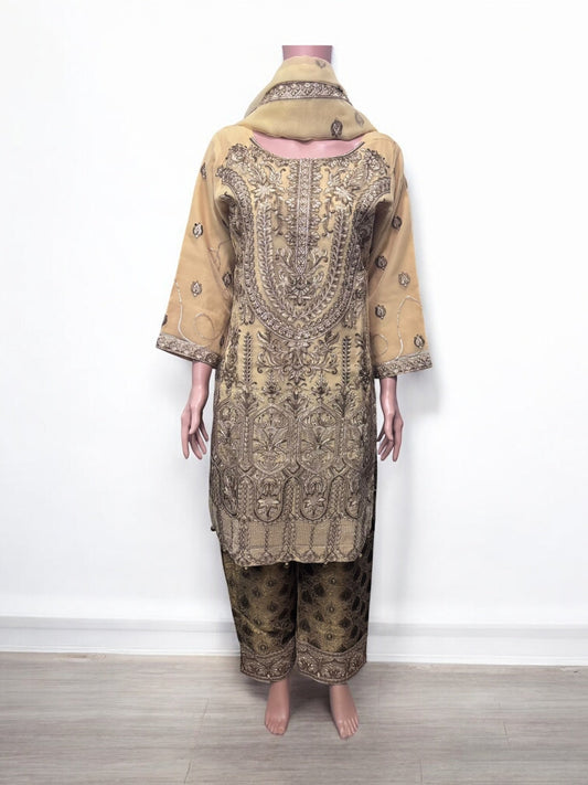 TRADITIONAL SALWAR KAMEEZ SET – ETHNIC WEAR FOR WOMEN- S25