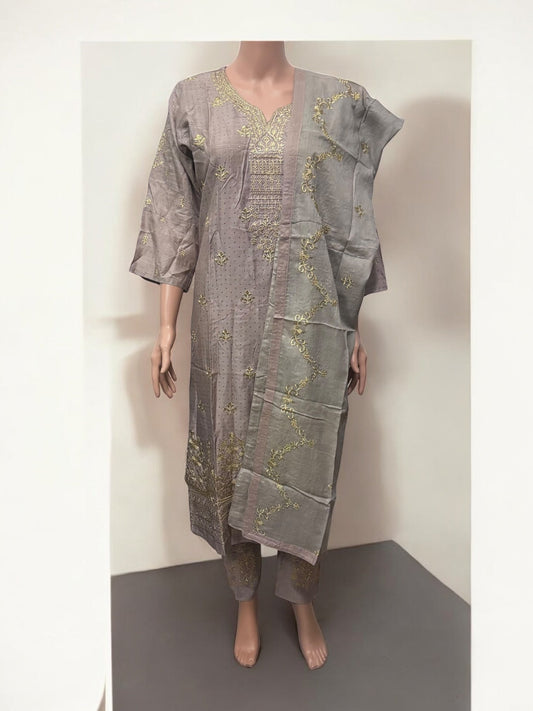 TRADITIONAL SALWAR KAMEEZ SET – ETHNIC WEAR FOR WOMEN- S26