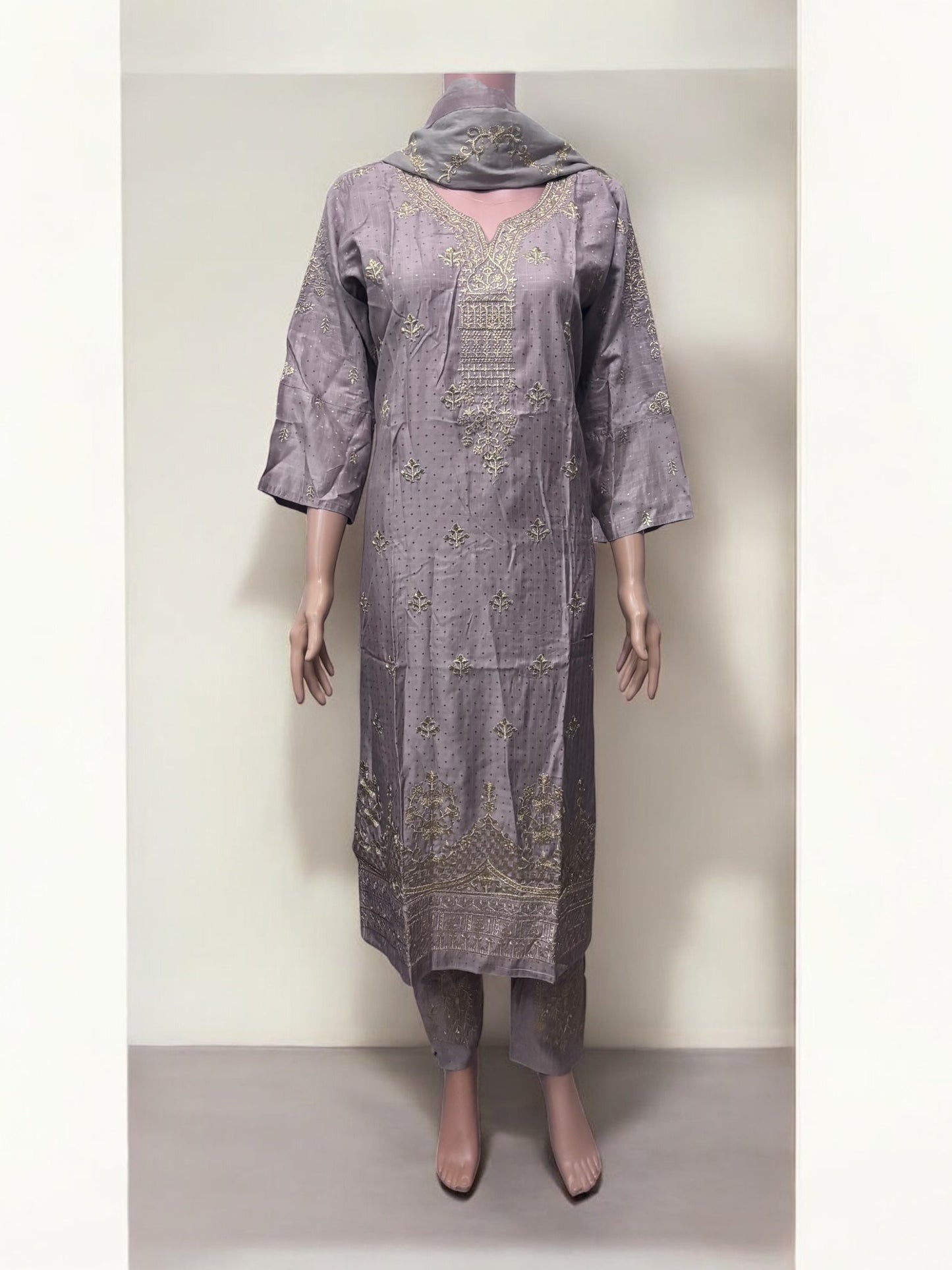 TRADITIONAL SALWAR KAMEEZ SET – ETHNIC WEAR FOR WOMEN- S26