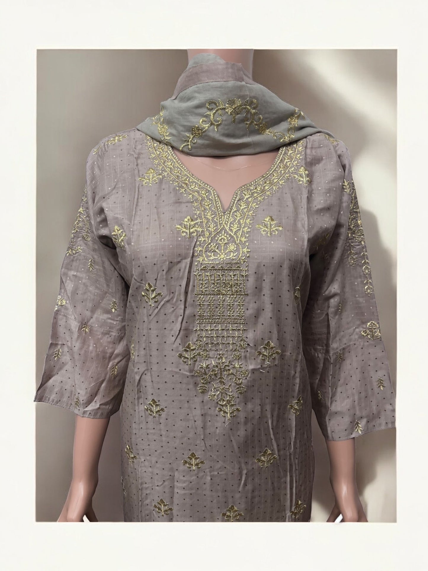 TRADITIONAL SALWAR KAMEEZ SET – ETHNIC WEAR FOR WOMEN- S26