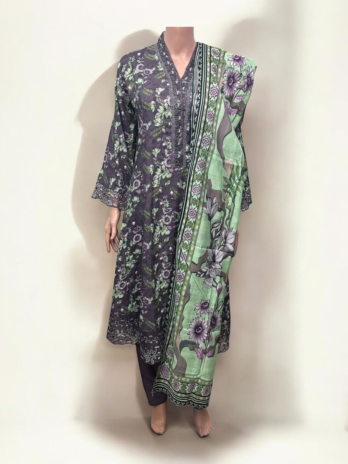 TRADITIONAL SALWAR KAMEEZ SET – ETHNIC WEAR FOR WOMEN- S27