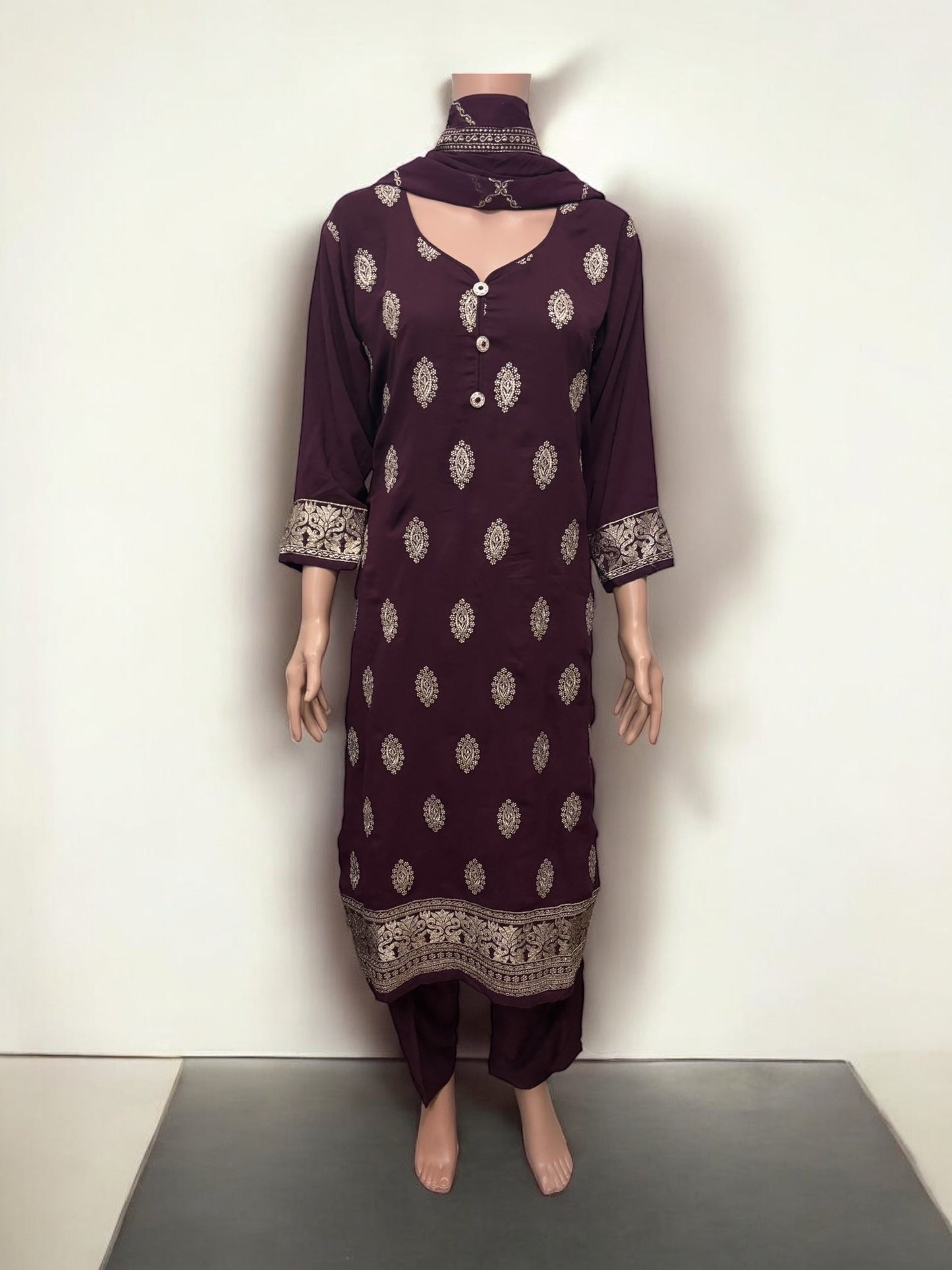 TRADITIONAL SALWAR KAMEEZ SET – ETHNIC WEAR FOR WOMEN- S28