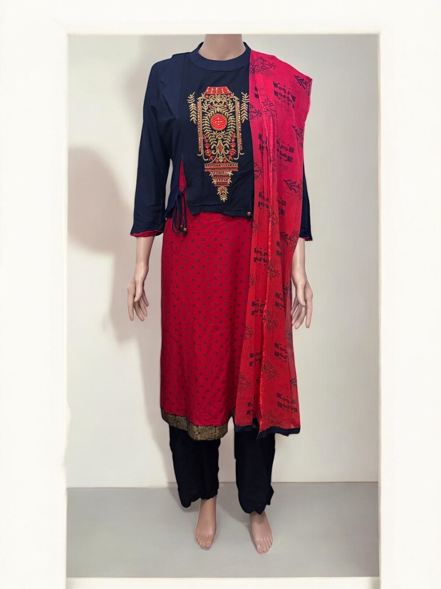 TRADITIONAL SALWAR KAMEEZ SET – ETHNIC WEAR FOR WOMEN- S29