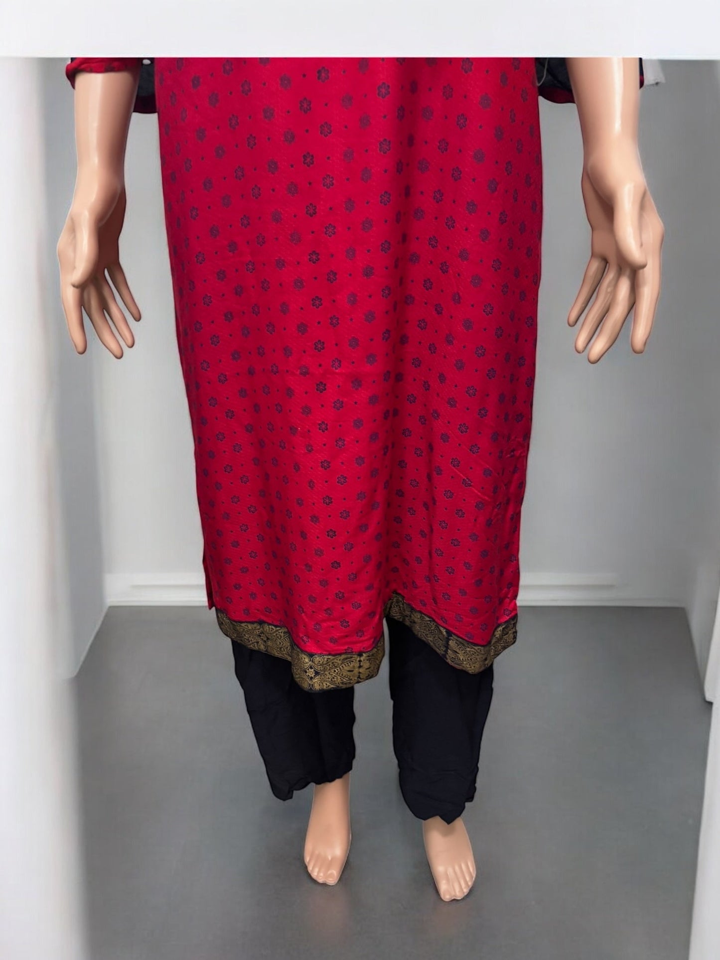 TRADITIONAL SALWAR KAMEEZ SET – ETHNIC WEAR FOR WOMEN- S29