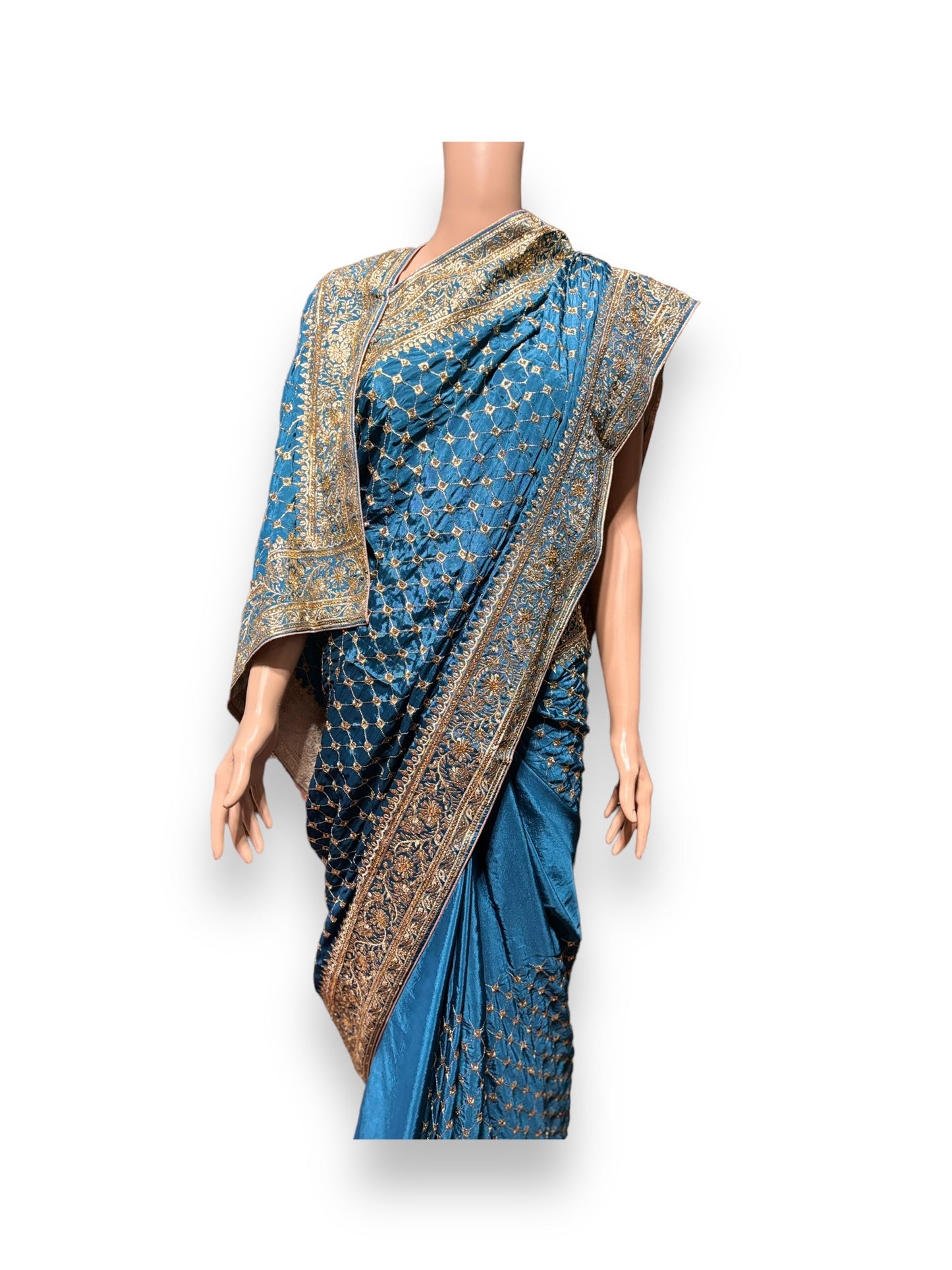 SUBLIME SIMPLICITY: TRADITIONAL DESIGNER SAREE- INDIAN ETHNIC WEAR FOR WOMEN