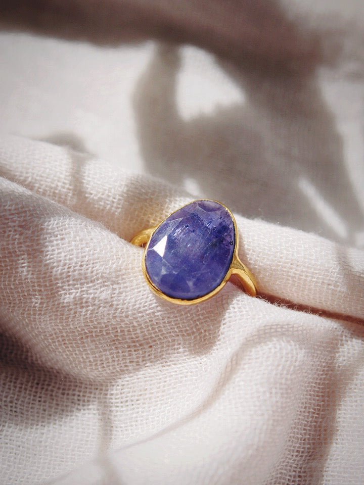 STATEMENT TANZANITE RING - KILA