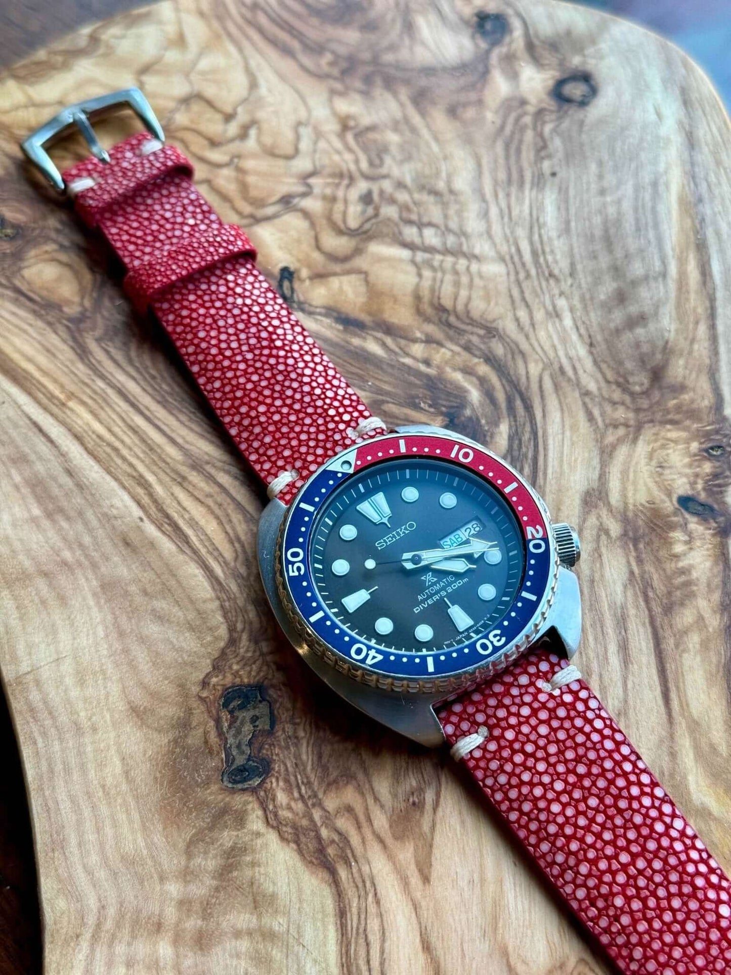 STINGRAY WATCH BAND RED