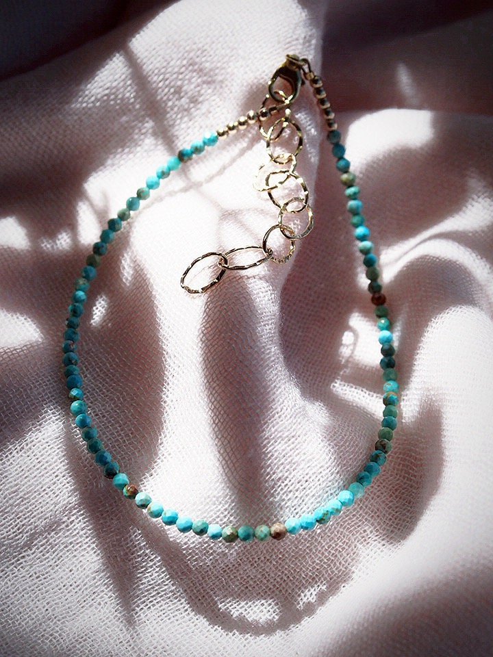 TINY TURQUOISE BEAD ANKLET - KALILINOE