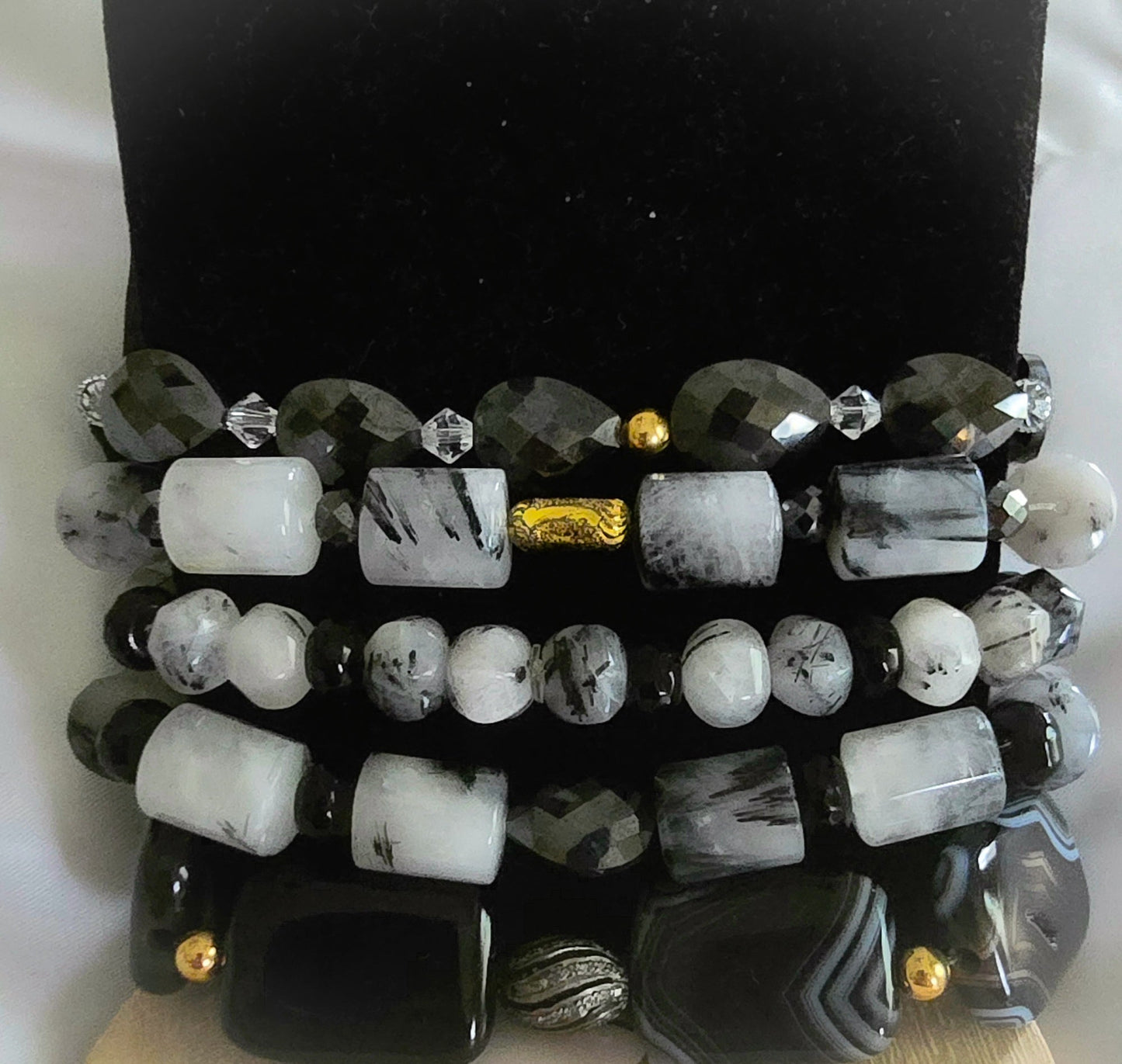 TOURMALINE QUARTZ AND BLACK ONYX BRACELET