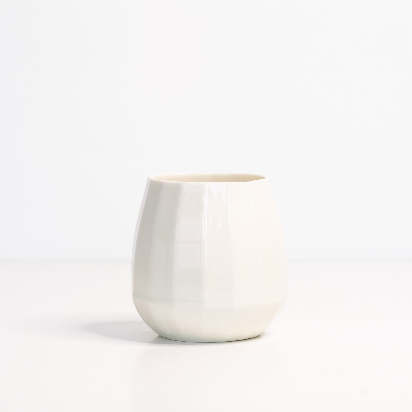 TRANSLUCENT PORCELAIN WINE GLASS