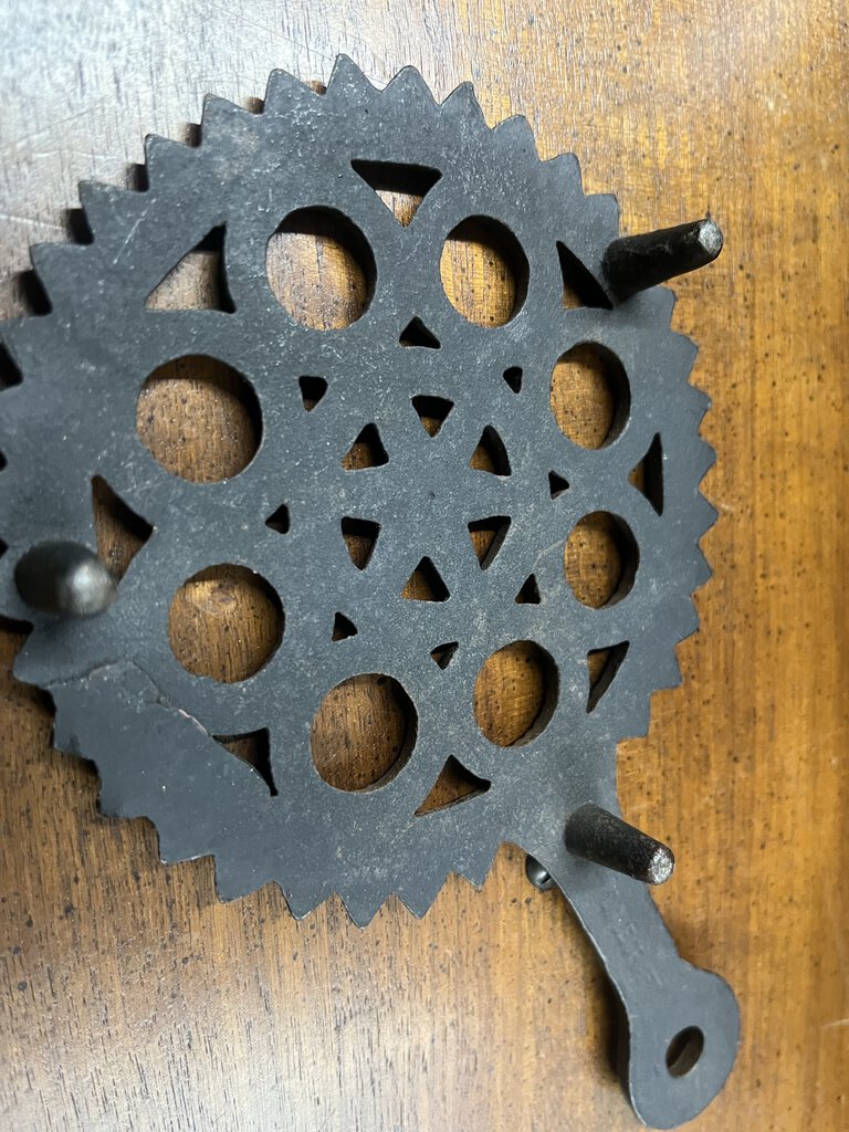 WROUGHT IRON TRIVET-Thriftique Marketplace